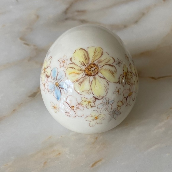 ✨Porcelain Floral Egg - Picture 3 of 6
